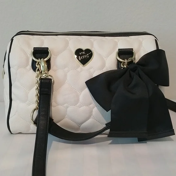 XOX BETSY JOHNSON PURSE Cream, Black, and Gold Heart Bag. - Picture 2 of 14